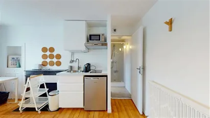 Room for rent in Fontainebleau, Île-de-France