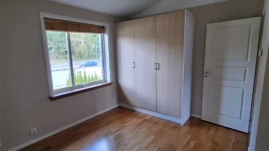 Houses in Södertälje - photo 8