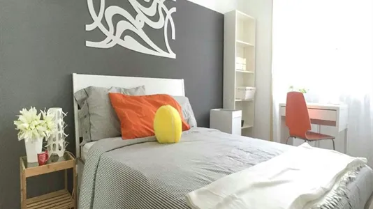 Rooms in Milano Zona 8 - Fiera, Gallaratese, Quarto Oggiaro - photo 2