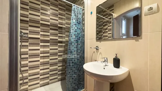 Rooms in Barcelona Ciutat Vella - photo 8