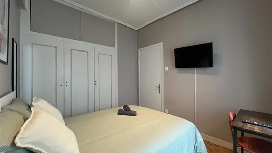 Rooms in Bilbao - photo 2