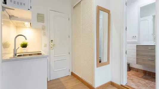 Rooms in Madrid Centro - photo 8
