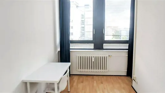 Rooms in Berlin Charlottenburg-Wilmersdorf - photo 3