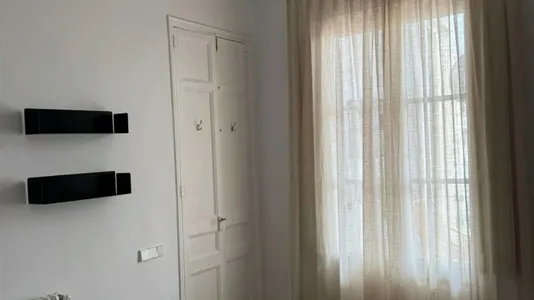 Rooms in Barcelona Eixample - photo 9