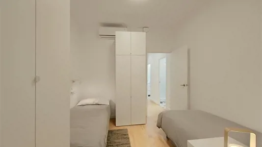 Rooms in Barcelona Eixample - photo 2