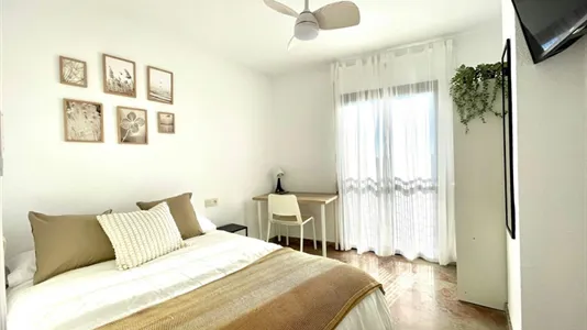 Rooms in Málaga - photo 5