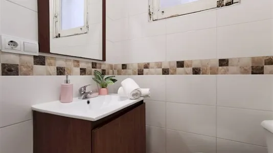 Rooms in Madrid Centro - photo 10