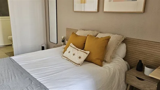Rooms in Barcelona Eixample - photo 10