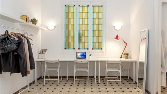 Rooms in Barcelona Eixample - photo 10