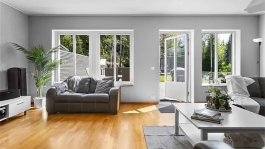 Houses in Botkyrka - photo 6