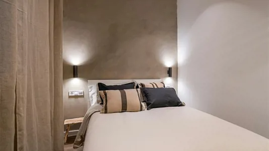 Rooms in Barcelona Ciutat Vella - photo 1