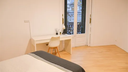 Rooms in Barcelona Eixample - photo 4