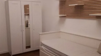 Room for rent in Milano Zona 6 - Barona, Lorenteggio, Milan