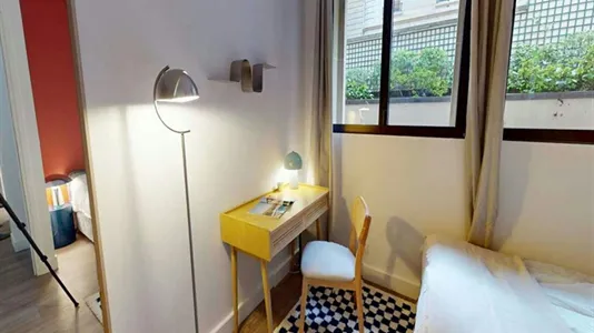 Rooms in Paris 8ème arrondissement - photo 3