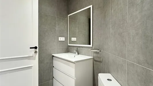 Rooms in Barcelona Eixample - photo 10