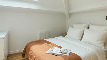 Room for rent in L'Haÿ-les-Roses, Île-de-France