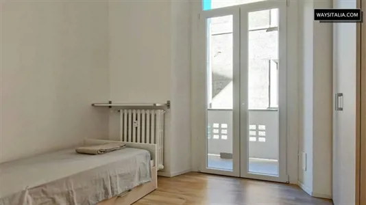 Rooms in Milano Zona 8 - Fiera, Gallaratese, Quarto Oggiaro - photo 2