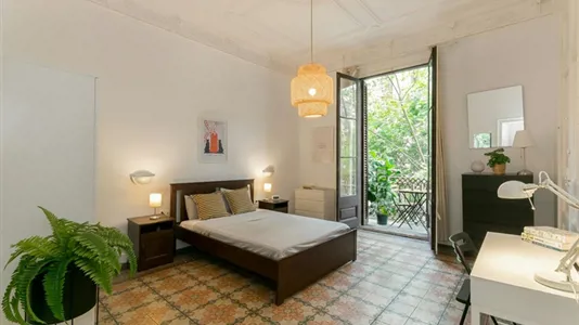 Rooms in Barcelona Eixample - photo 1