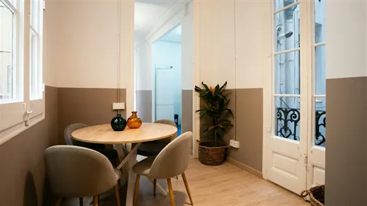Rooms in Barcelona Eixample - photo 5
