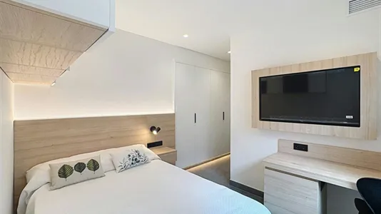 Rooms in Madrid Fuencarral-El Pardo - photo 1