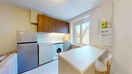 Apartments in Lyon - photo 2