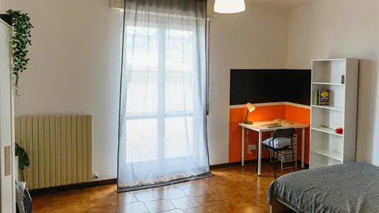 Rooms in Lecco - photo 5