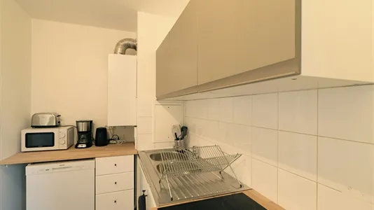 Rooms in Saint-Denis - photo 6