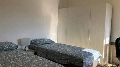 Room for rent in Milano Zona 6 - Barona, Lorenteggio, Milan