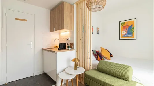 Apartments in Paris 18ème arrondissement - Montmartre - photo 2