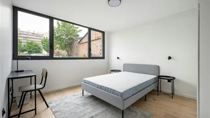 Room for rent in Boulogne-Billancourt, Île-de-France