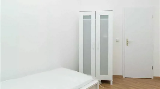 Rooms in Berlin Charlottenburg-Wilmersdorf - photo 3