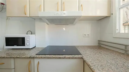 Rooms in Barcelona Sants-Montjuïc - photo 9