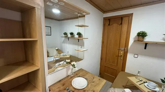 Rooms in Madrid Centro - photo 8