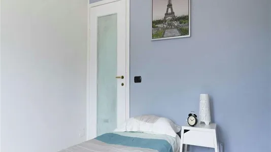Rooms in Milano Zona 8 - Fiera, Gallaratese, Quarto Oggiaro - photo 4