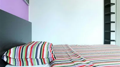 Room for rent in Milano Zona 6 - Barona, Lorenteggio, Milan