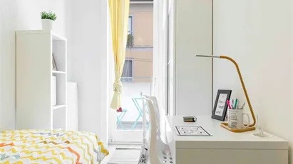 Room for rent in Milano Zona 4 - Vittoria, Forlanini, Milan