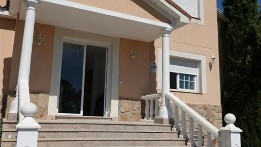 Houses in Colmenar Viejo - photo 2