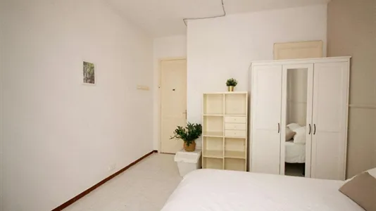 Rooms in Barcelona Ciutat Vella - photo 4
