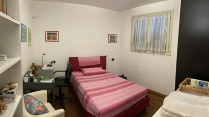 Room for rent in Milano Zona 6 - Barona, Lorenteggio, Milan