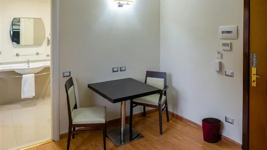 Rooms in Roma Municipio XV – Cassia/Flaminia - photo 3