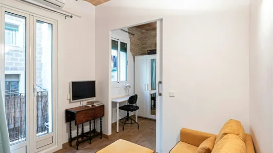 Apartments in Barcelona Ciutat Vella - photo 7