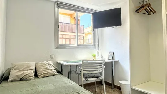 Rooms in Burjassot - photo 1