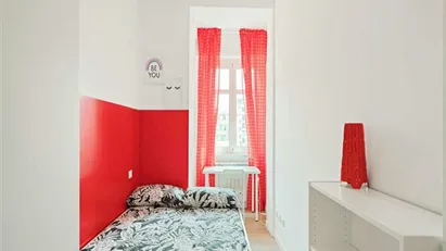 Room for rent in Milano Zona 6 - Barona, Lorenteggio, Milan