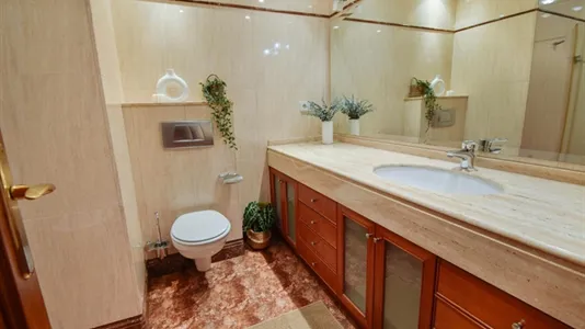 Rooms in Lleida - photo 10