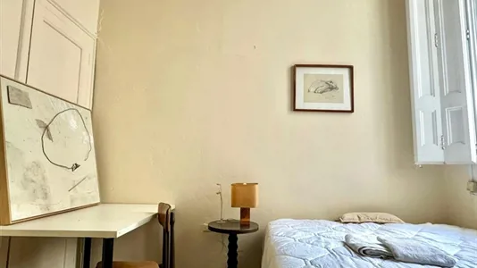 Rooms in Barcelona Eixample - photo 2