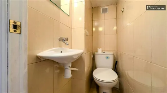 Rooms in Barcelona Eixample - photo 9