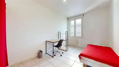 Room for rent in Grenoble, Auvergne-Rhône-Alpes