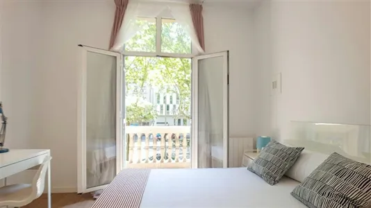 Rooms in Barcelona Eixample - photo 2