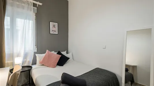 Rooms in Madrid Centro - photo 4