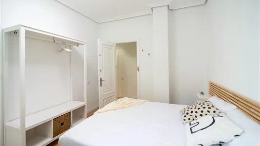 Rooms in Valencia Extramurs - photo 7